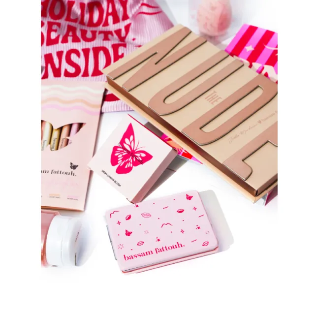 <table border="0" cellpadding="0" cellspacing="0" width="389" style="border-collapse:
 collapse;width:292pt"><tbody><tr height="18" style="height:13.8pt">
  <td height="18" class="xl65" width="389" style="height:13.8pt;width:292pt">All
  about love beauty box</td></tr></tbody></table>